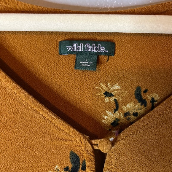 🍂 FALL burnt orange long sleeve buttoned crop top 🍂 - Picture 2 of 4